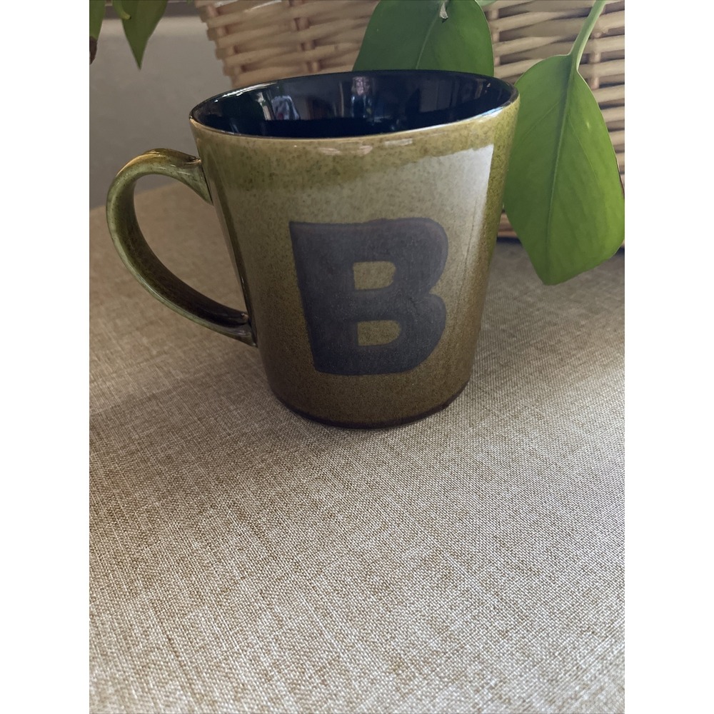 Large Pfaltzgraff Mug 15oz "B" Great Condition
